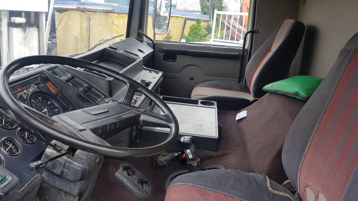 Вольво ф12 салон