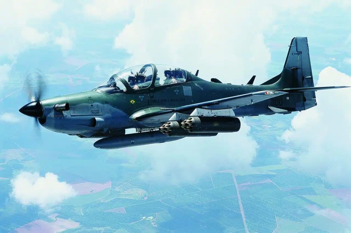 EMB-314 super Tucano Штурмовик-истребитель