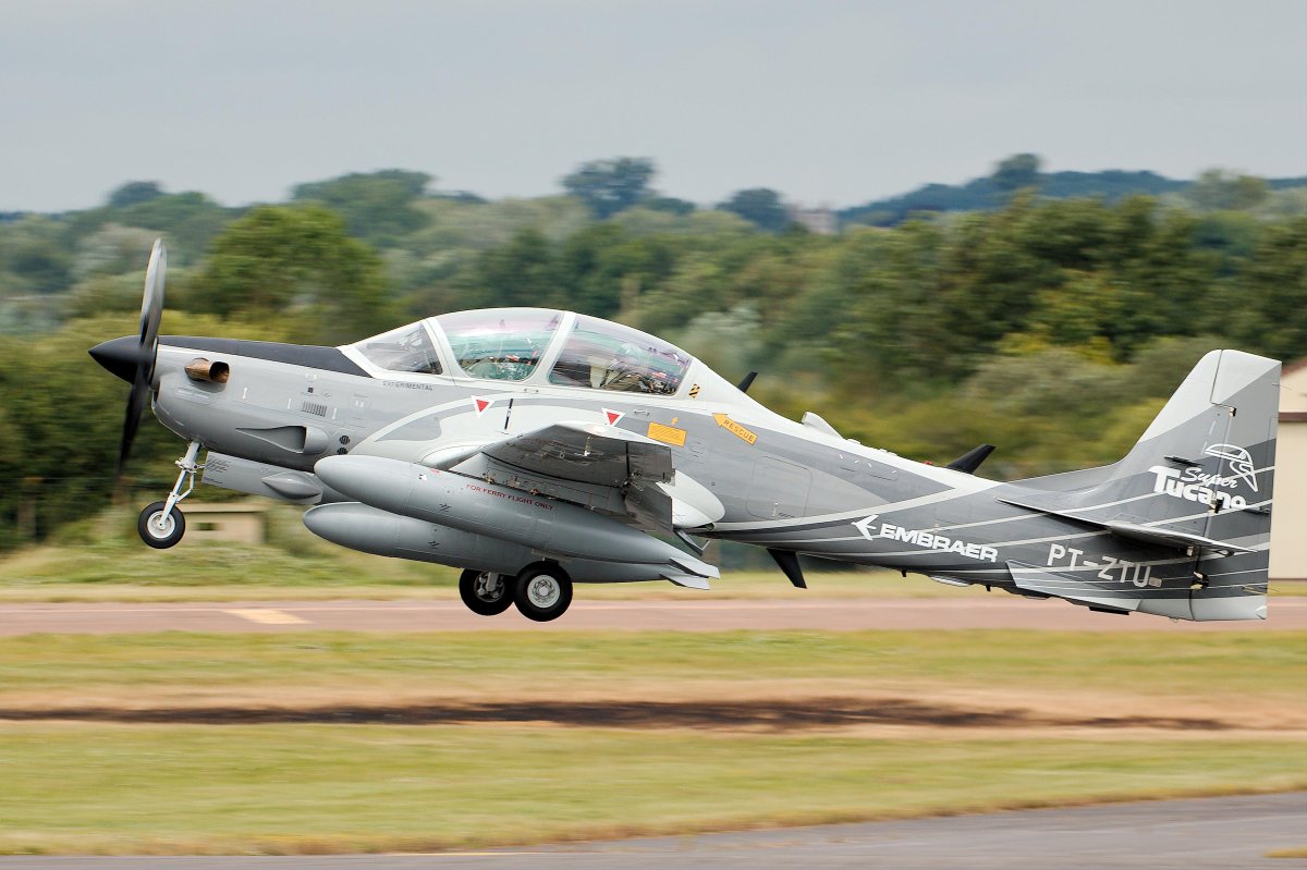 Embraer EMB 314 super Tucano самолет