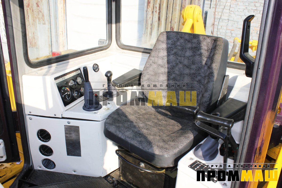 ЧЕТРА Т 35 кабина