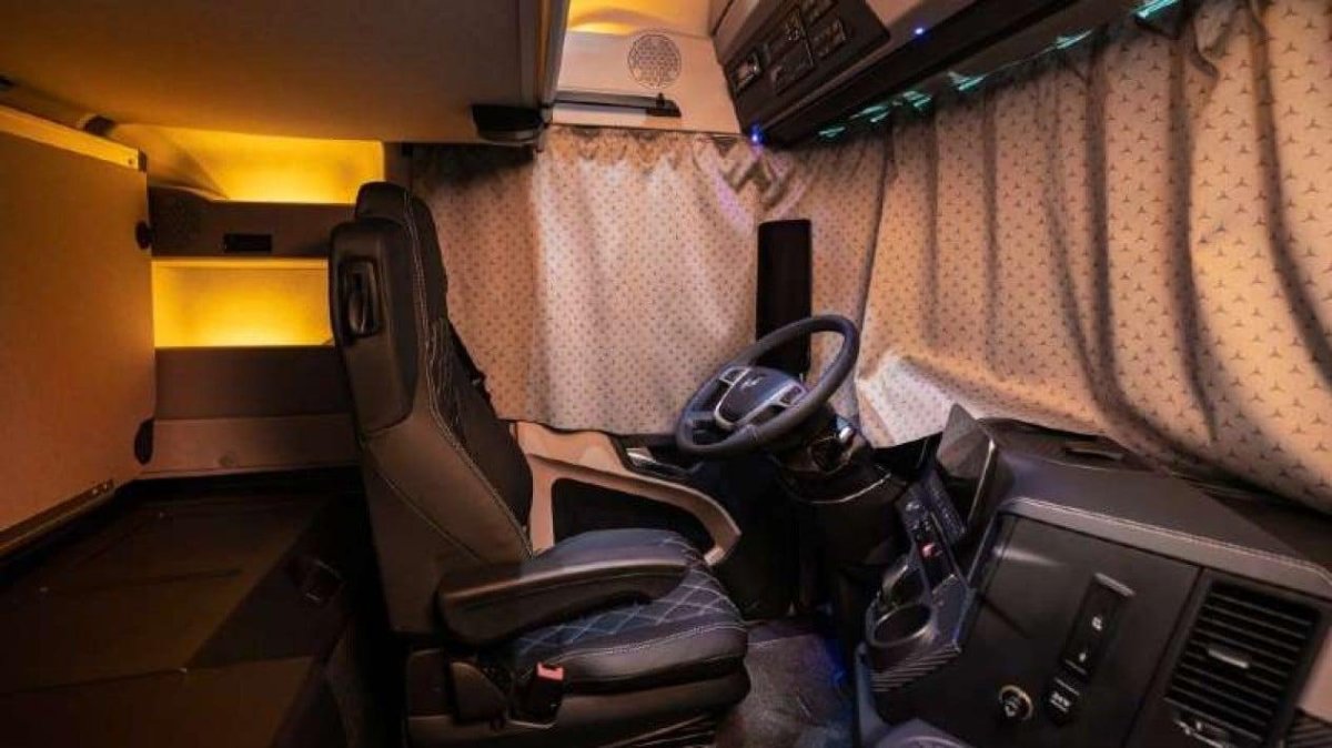 Mercedes Benz Актрос 2020