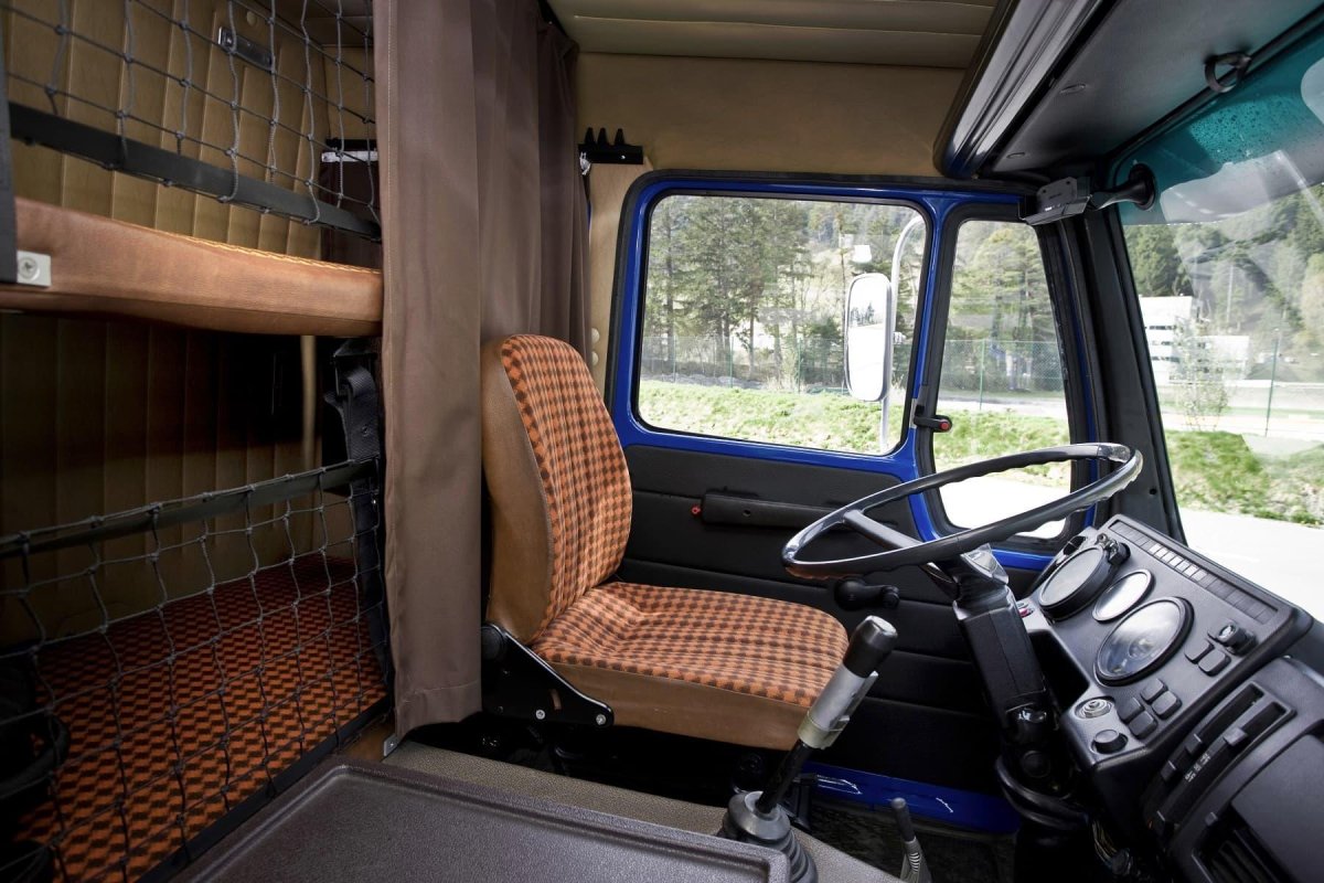 Мерседес Бенц 2232