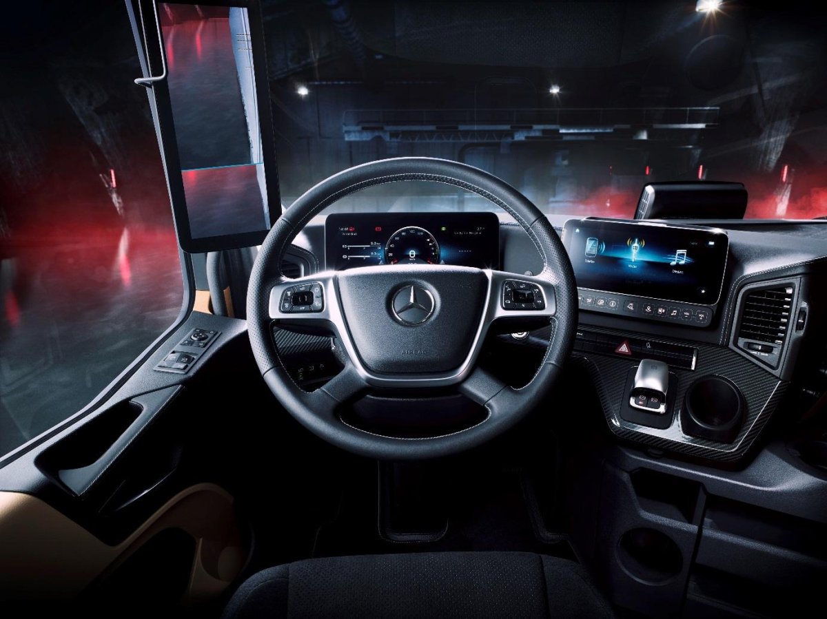 Mercedes Benz Актрос 2020