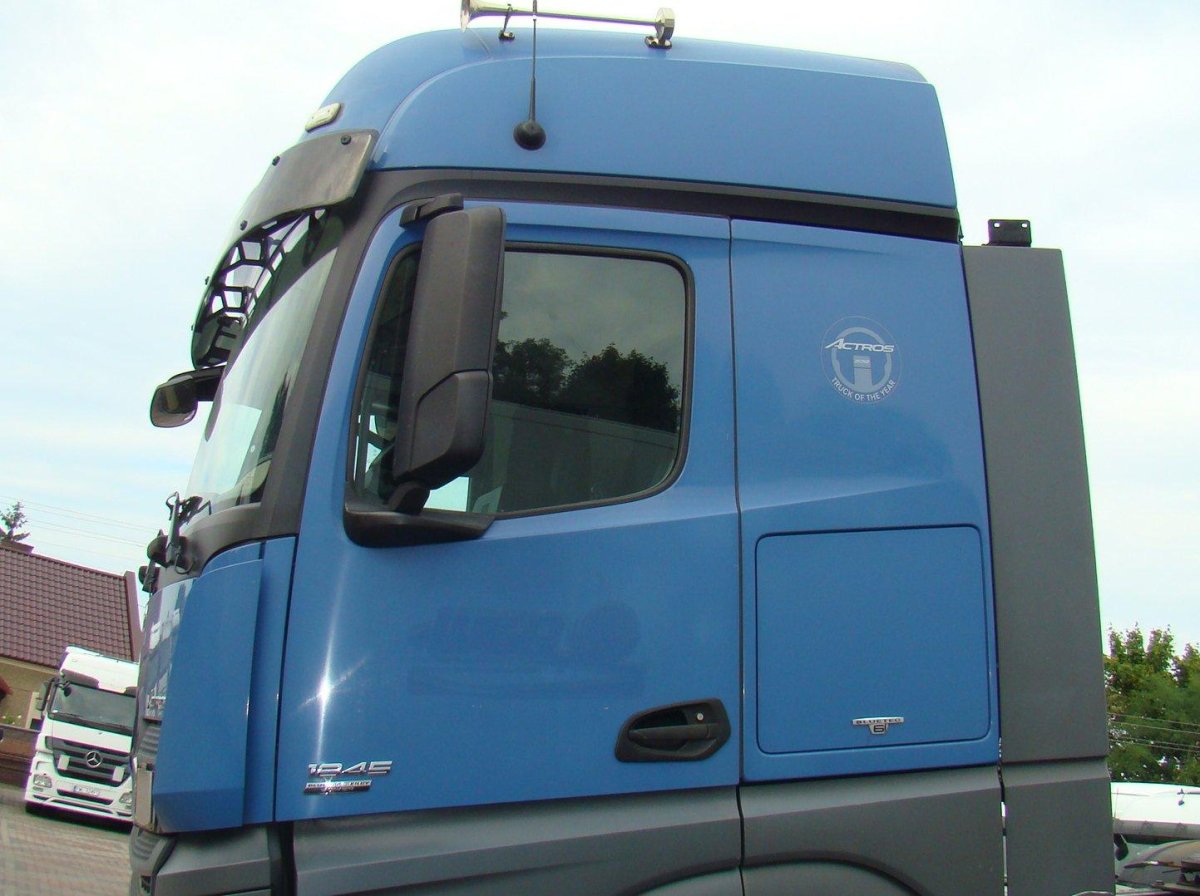 Кабина Мерседес Актрос мп1