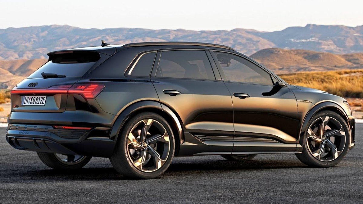 Audi q8 Etron 2023