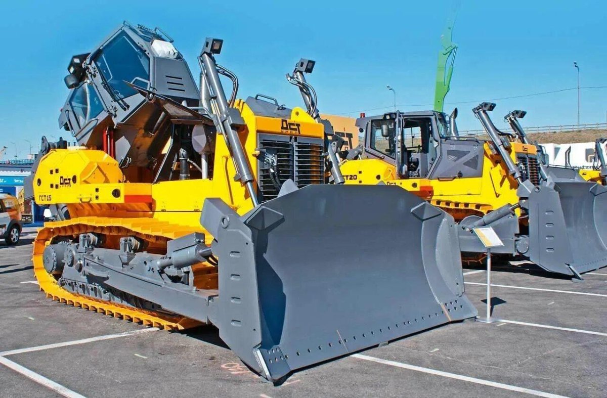 Бульдозер ДСТ-Урал d10