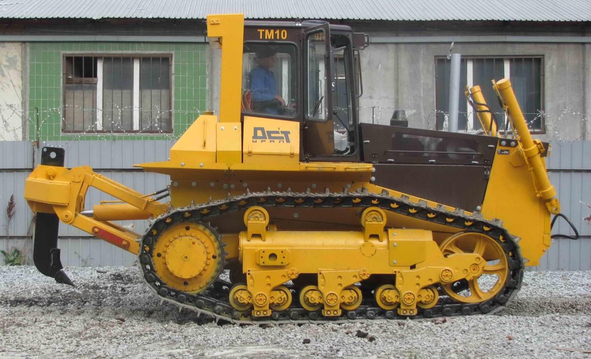 Трактор ДСТ Урал ТМ 10