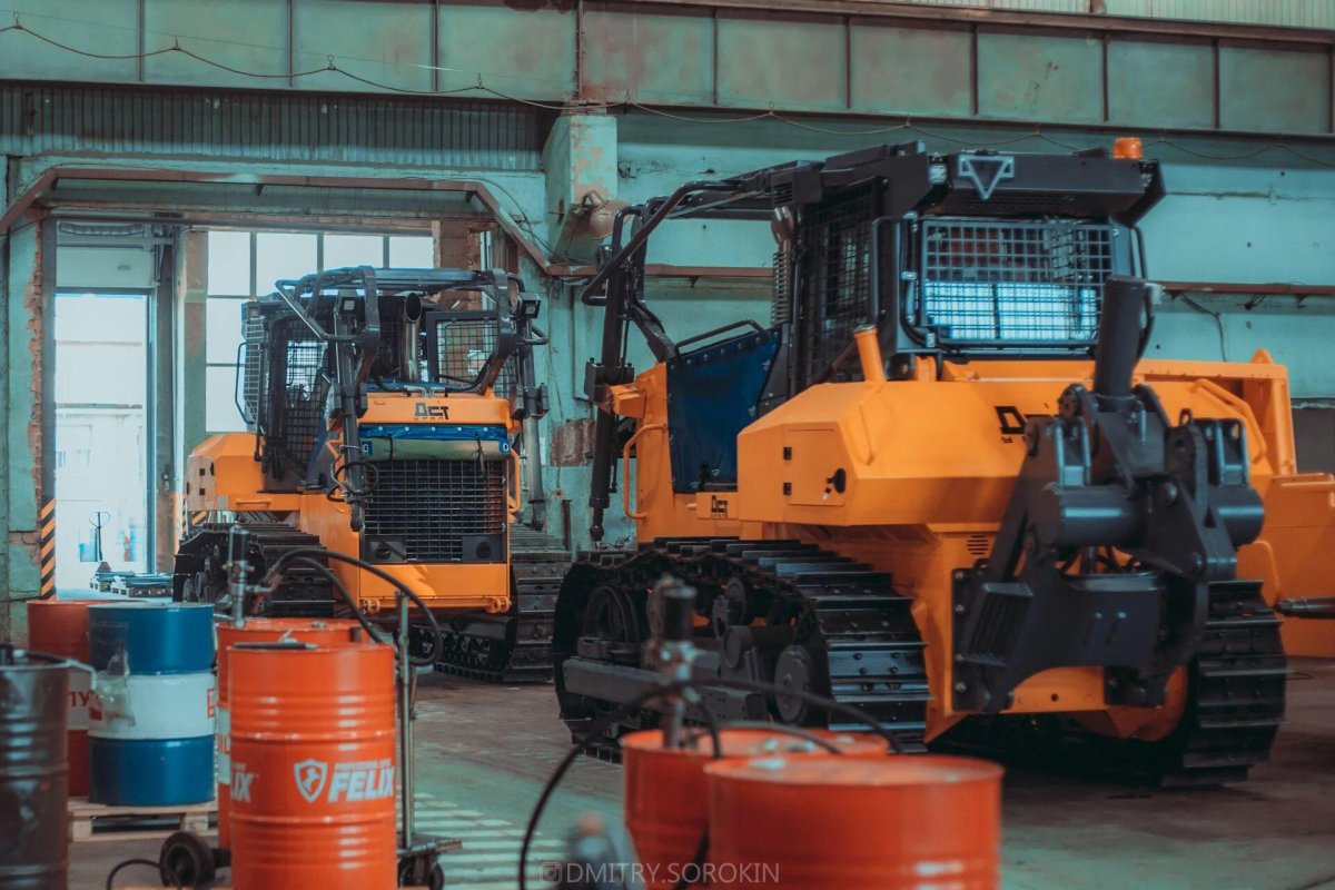 Бульдозер ДСТ-Урал d25