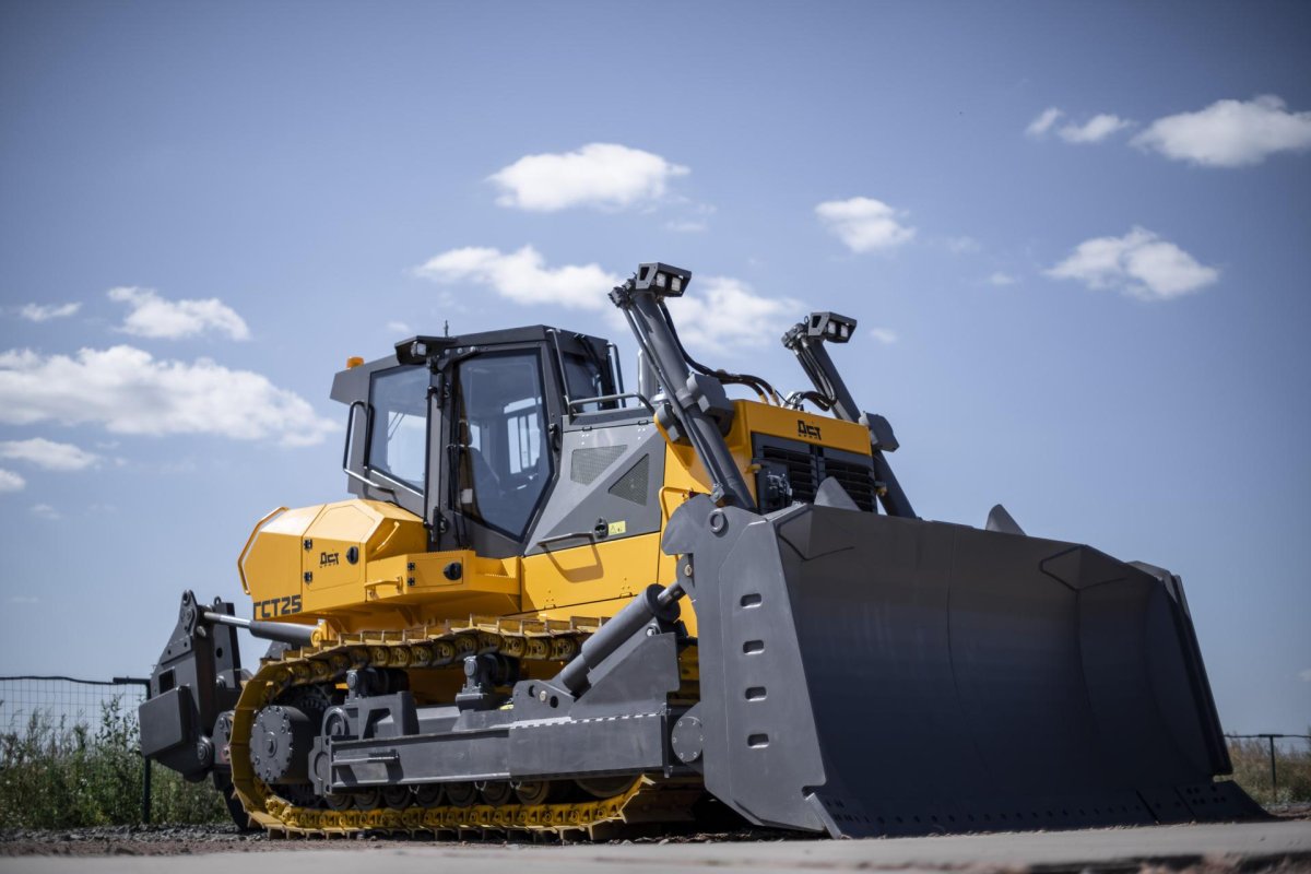 Бульдозер ДСТ-Урал d25