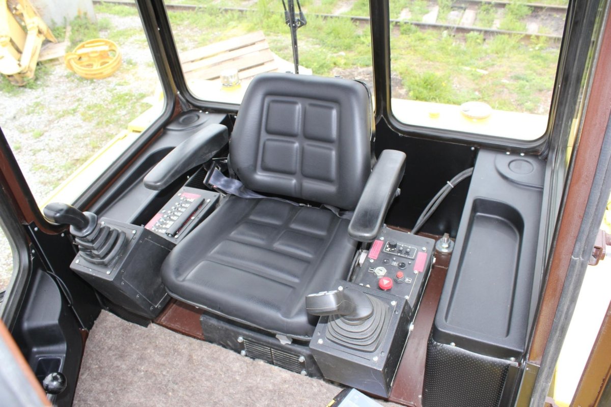 Бульдозер ДСТ Урал кабина