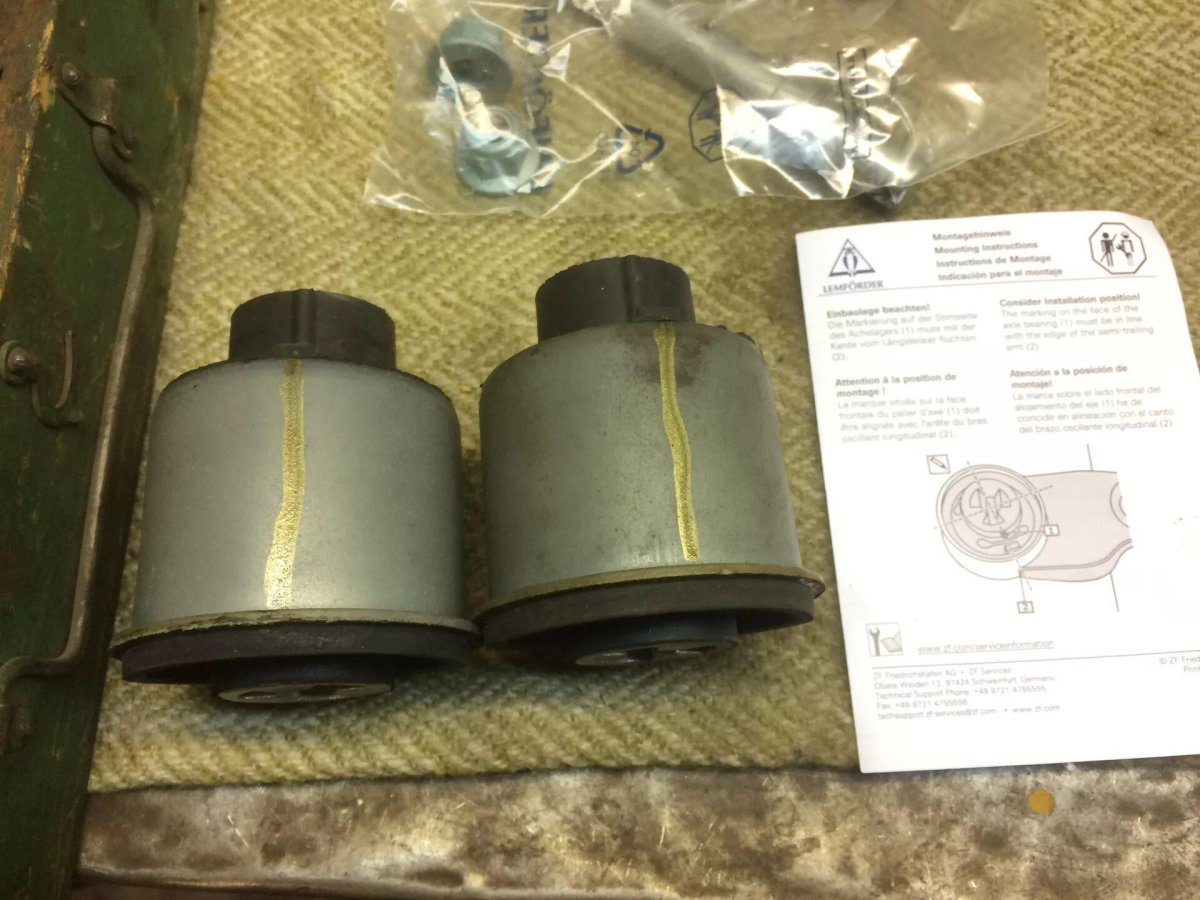 Сайлентблоки задней балки на шкоду Октавия