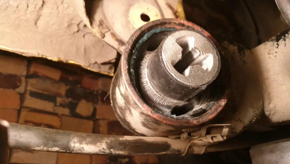 Сайлентблоки задней балки Октавия а7 1.4