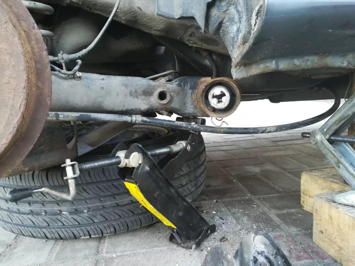 Шкода Октавия замена сайлентблоков задней балки