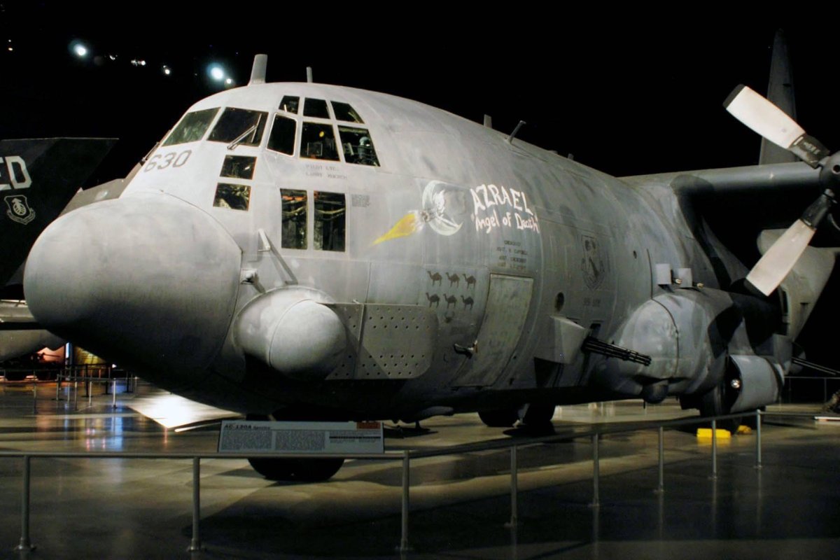 AC-130h Spectre кабина