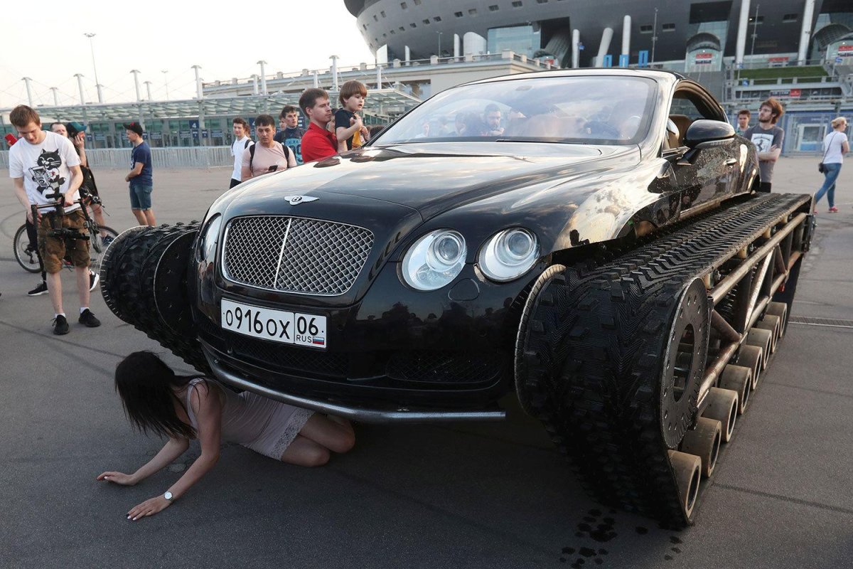 “Bentley Continental gt на гусеницах