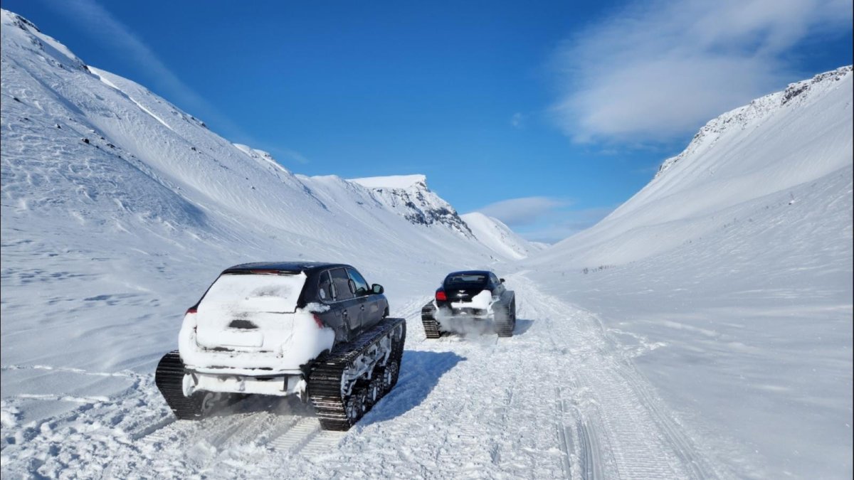Бентли на гусеницах академик