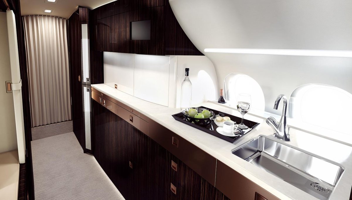 Самолет Dassault Falcon 8x