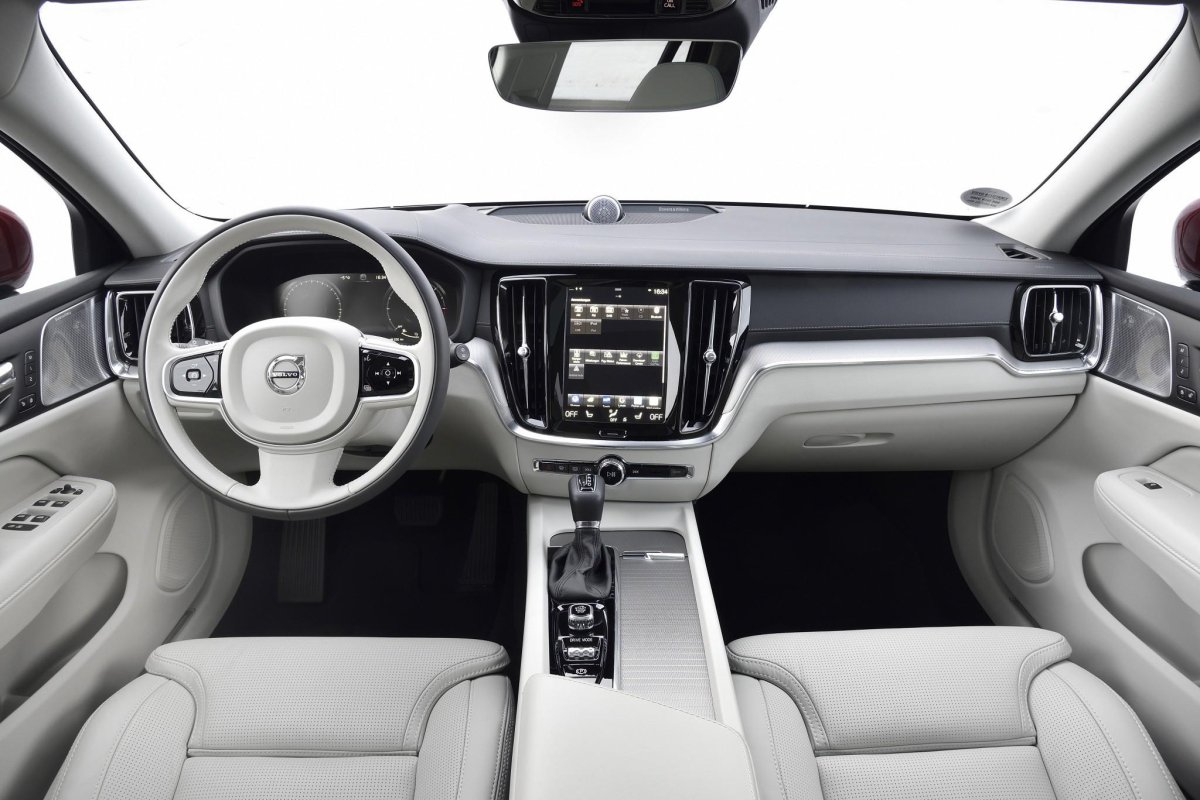 Volvo v90 Cross Country Interior