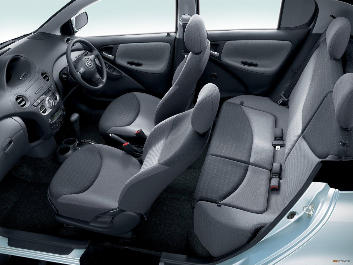 Toyota Vitz 2002 салон