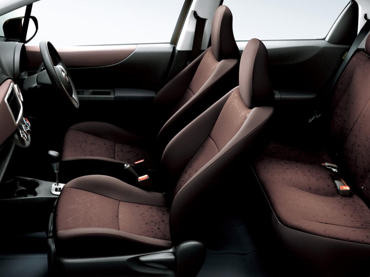 Toyota Vitz Jewela 2011