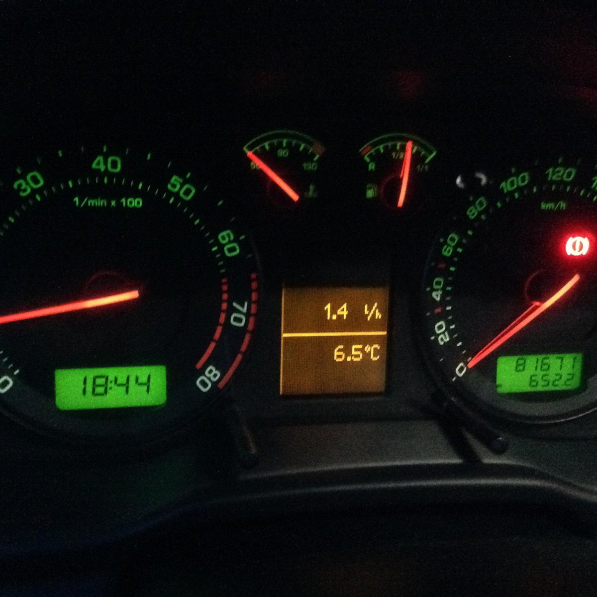 Щиток приборов Шкода Октавия а4