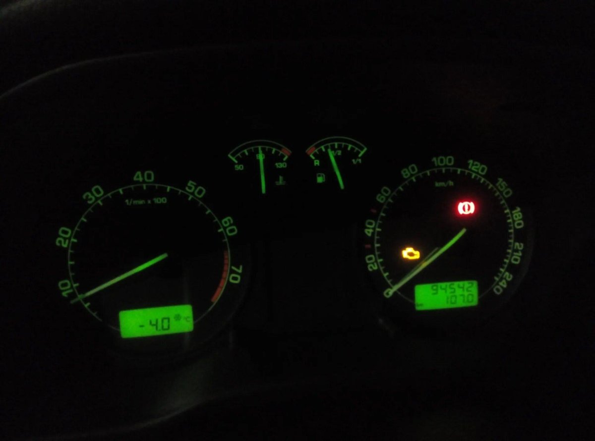 Пересвет панели приборов Шкода Октавия а5