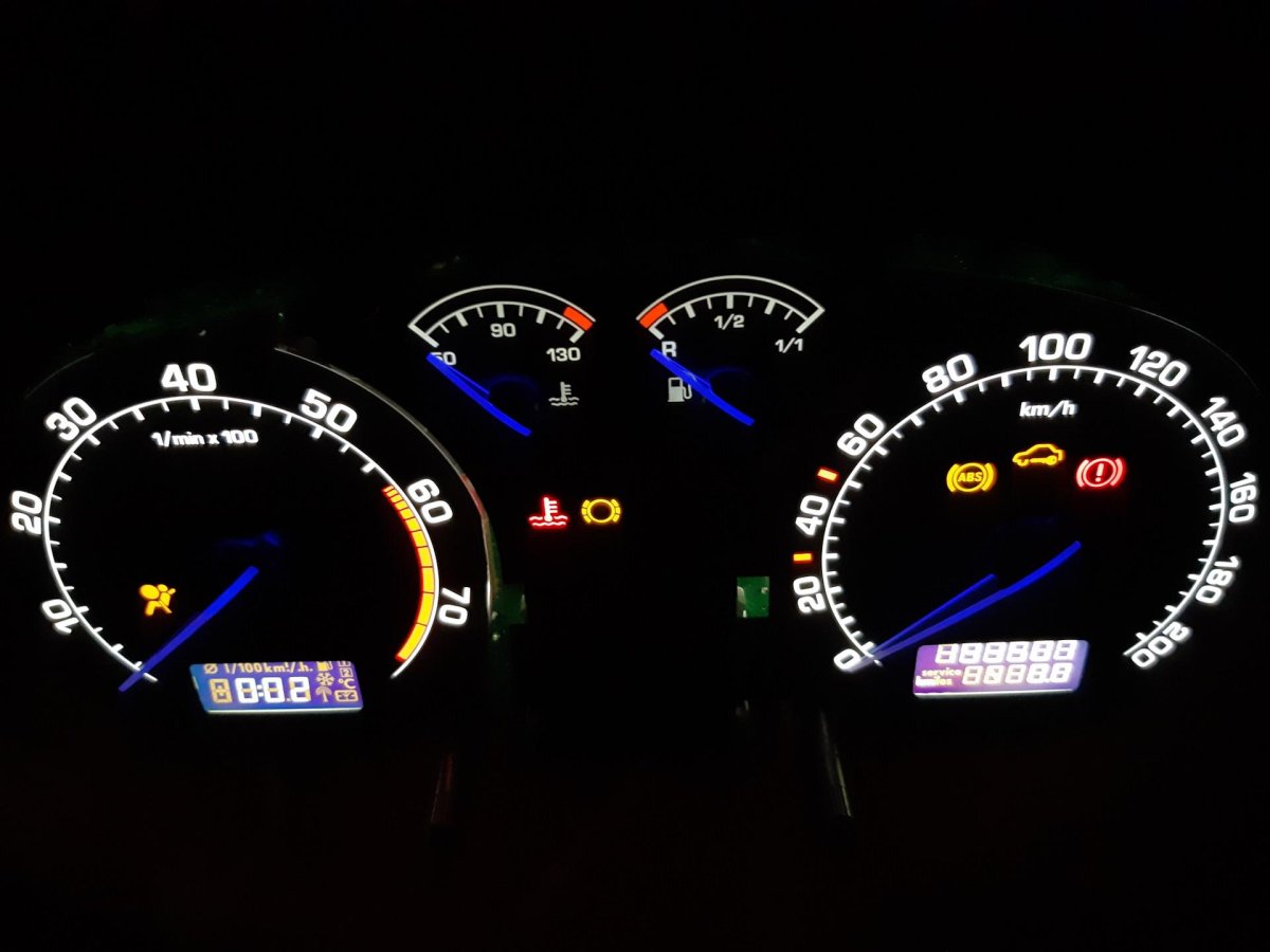 Индикаторы панели приборов Шкода Октавия а4