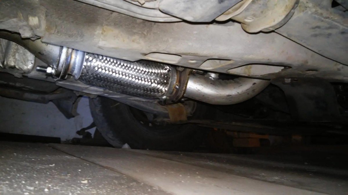 Выхлопная система на Сенс 1.3