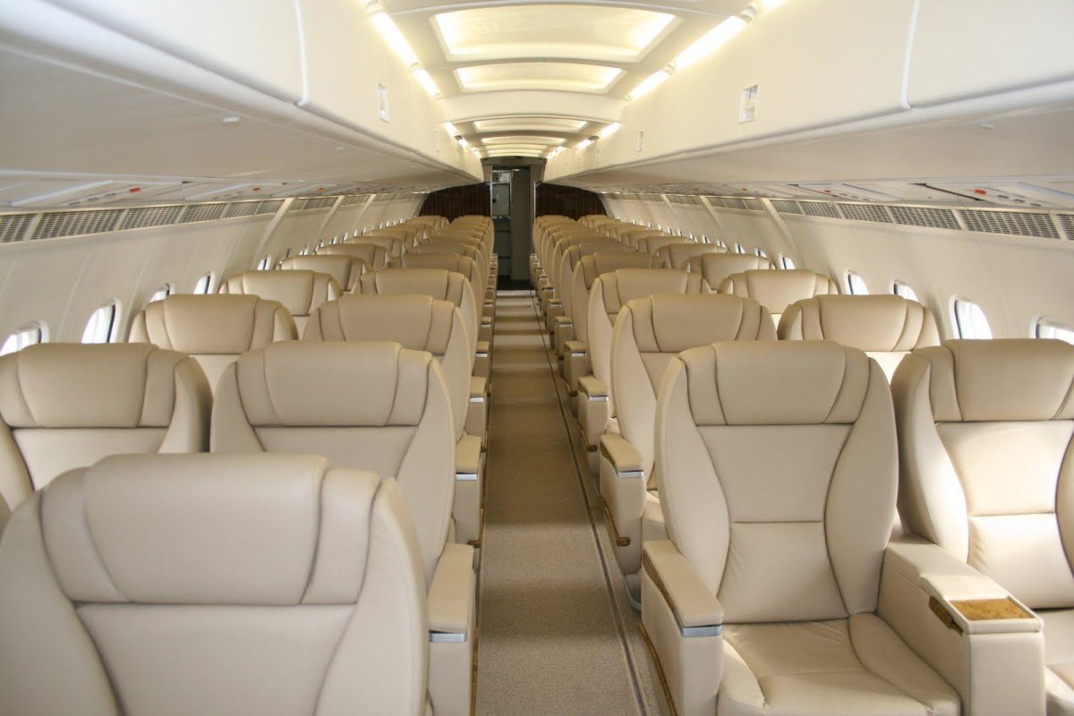 Bae 146-200 салон