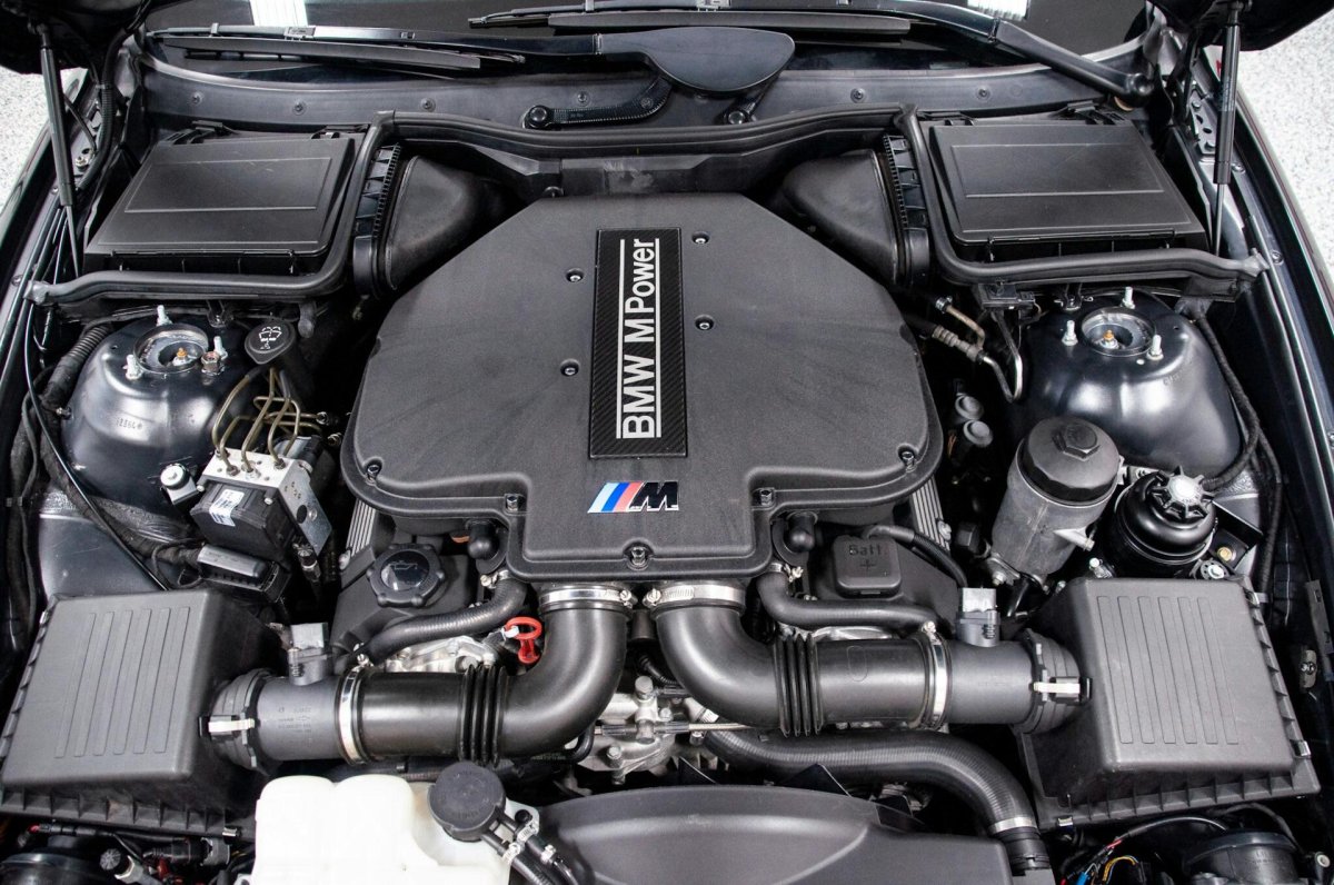 BMW e39 m5 s62 v8