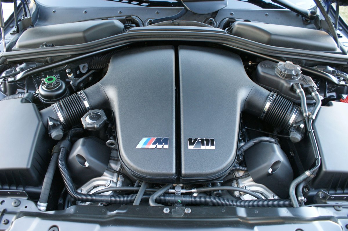 BMW m5 e60 v10