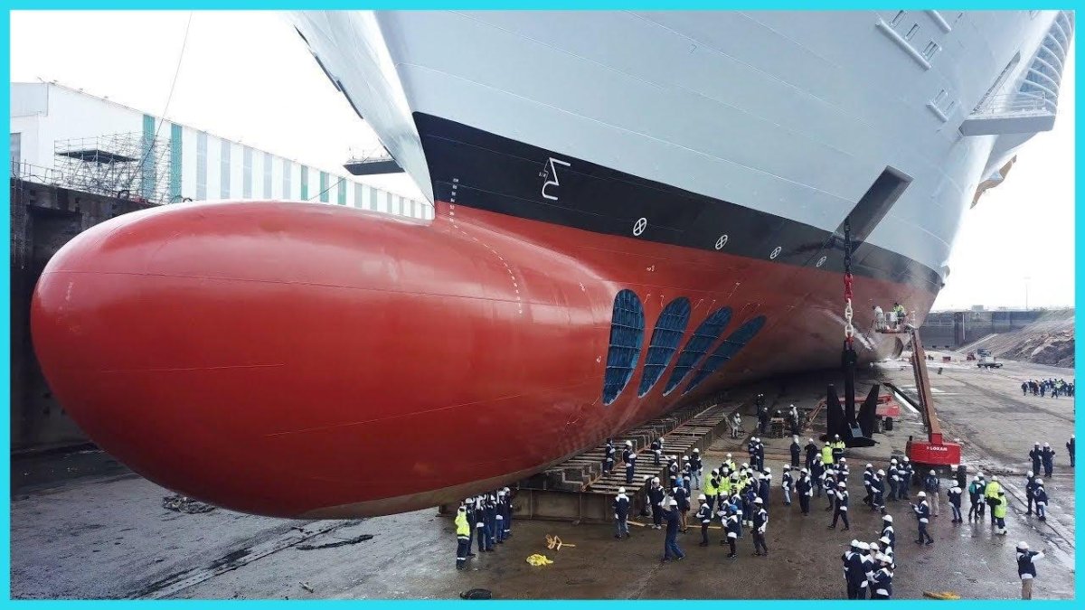 Symphony of the Seas в Сухом доке