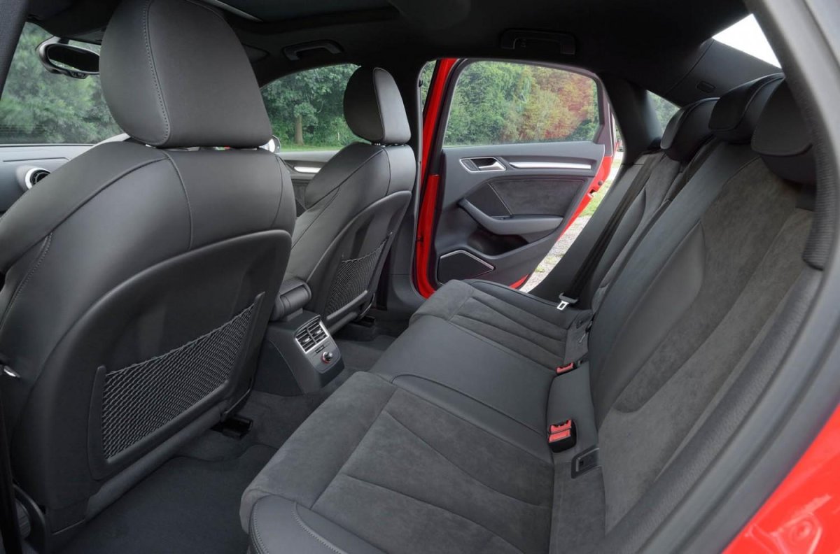 Ауди а3 салон сзади