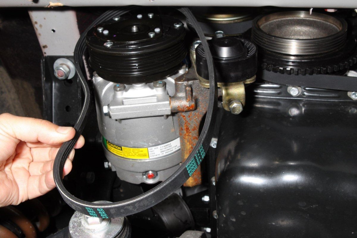 Ремень компрессора кондиционера Нива Шевроле