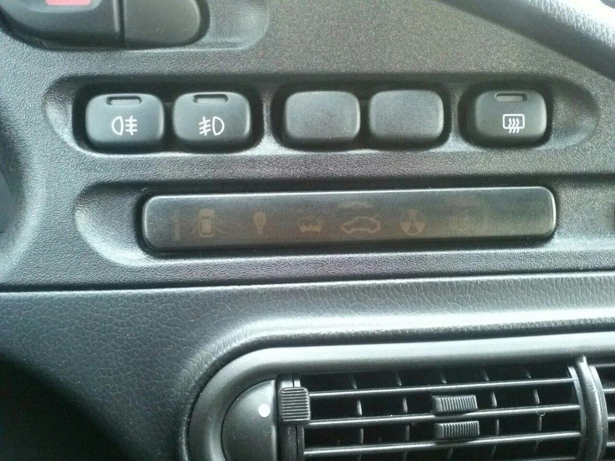 Chevrolet Niva кнопка кондиционера