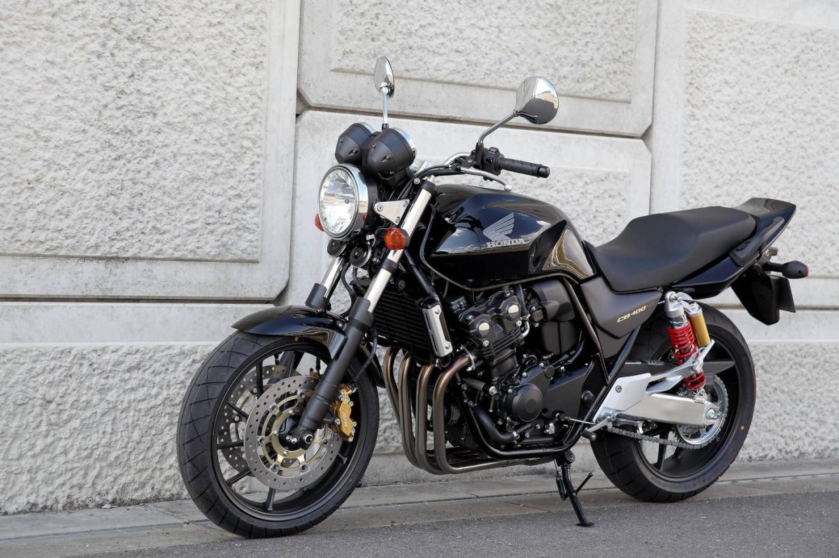 Хонда CB 400