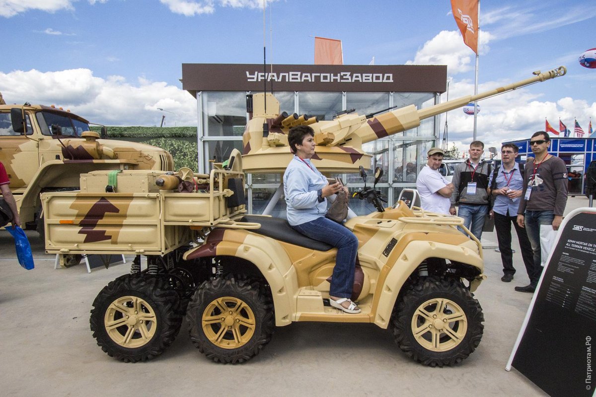 82-Мм миномет 2б24 на мотовездеходе РМ 500 4х6