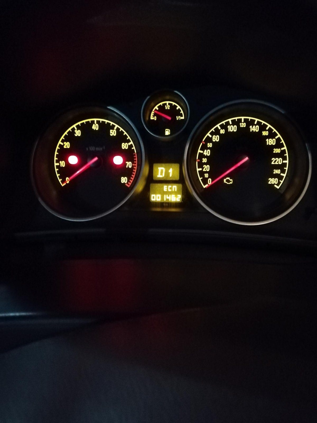 Панель Опель Зафира 2008