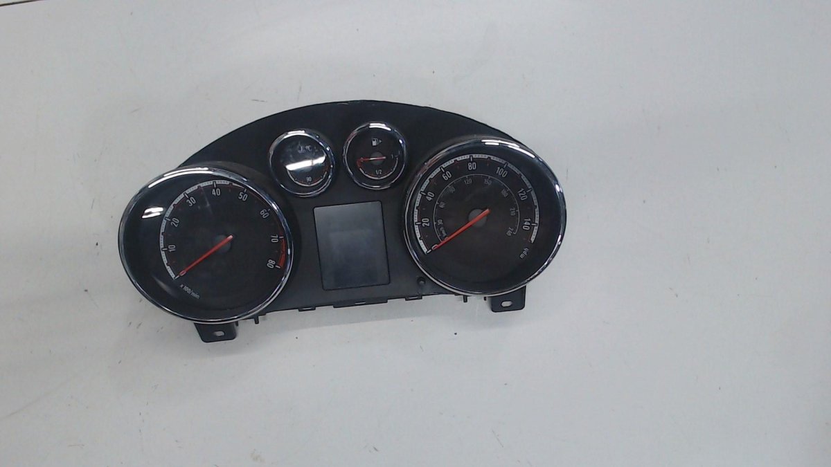 Опель Мерива панель приборов