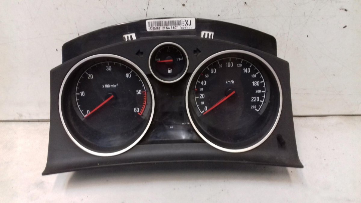 Панель приборов Опель Астра н