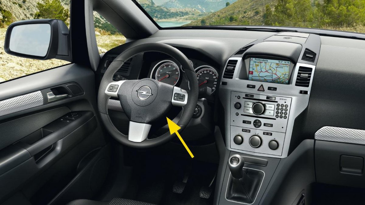 Панель Опель Зафира 2008