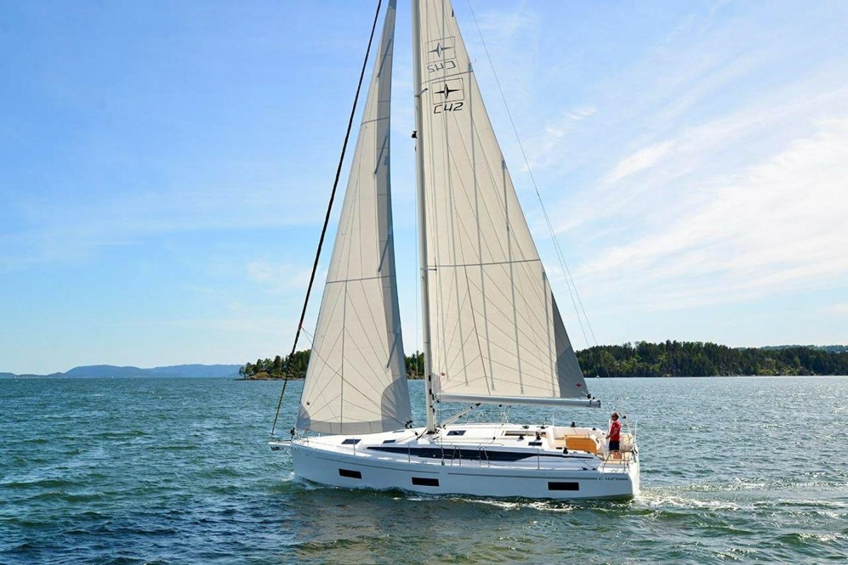 Bavaria c42