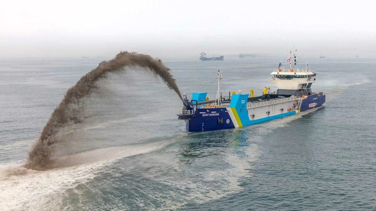 Земснаряд портовый 525