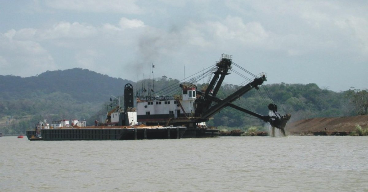 Самоходный земснаряд