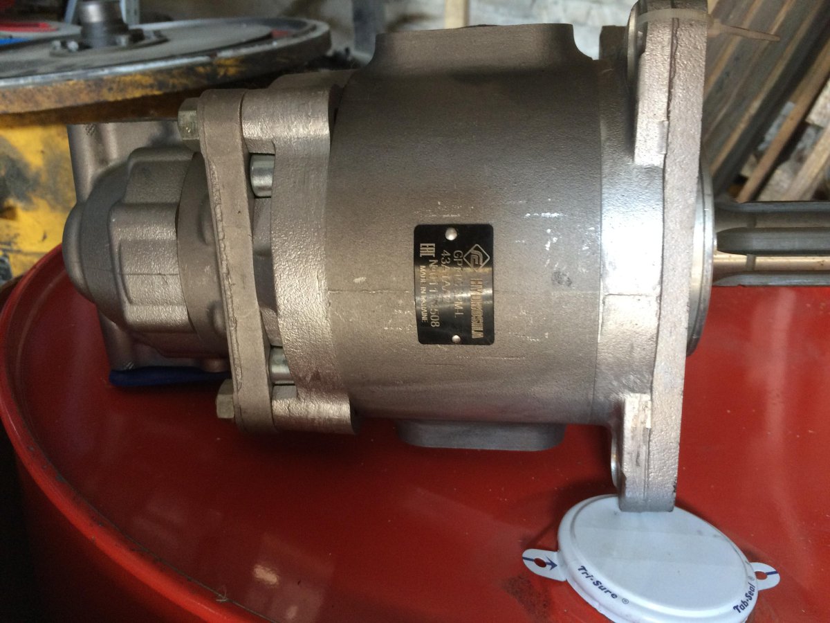 Гидронасос на бульдозер ДСТ тм10