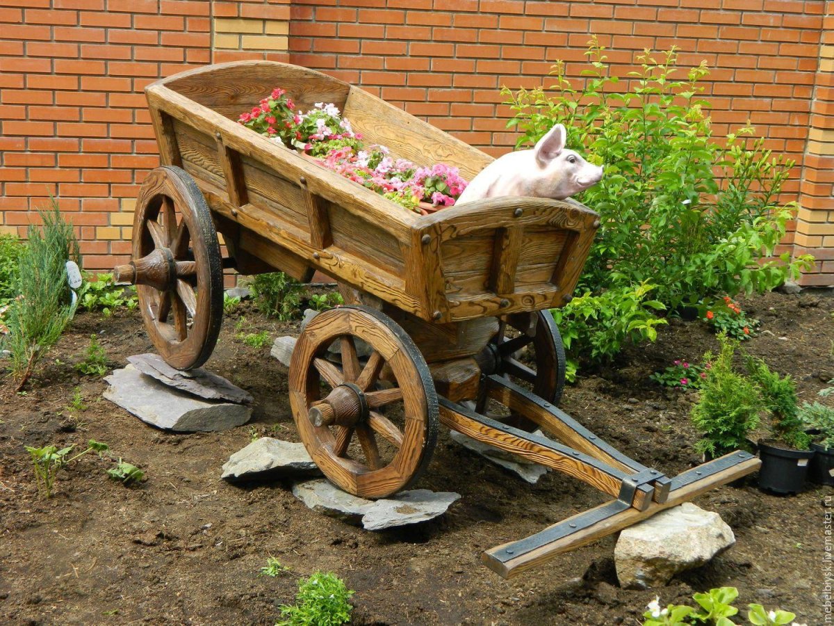 Декоративная тележка для сада