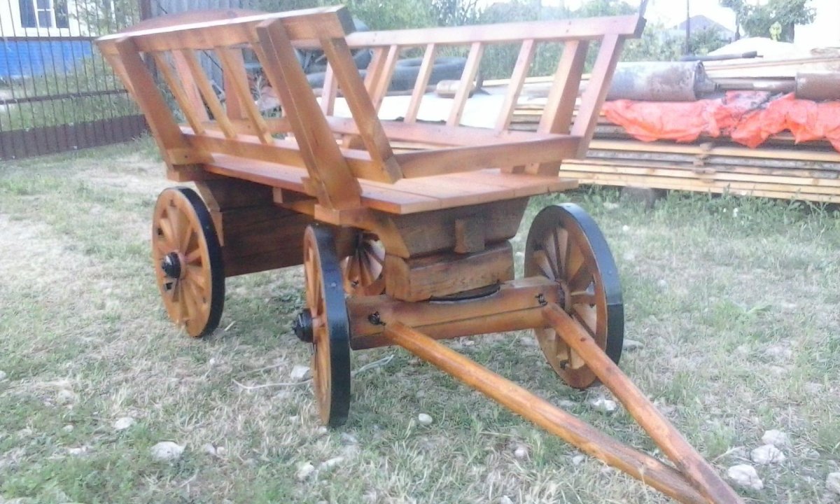 Современная телега для лошади