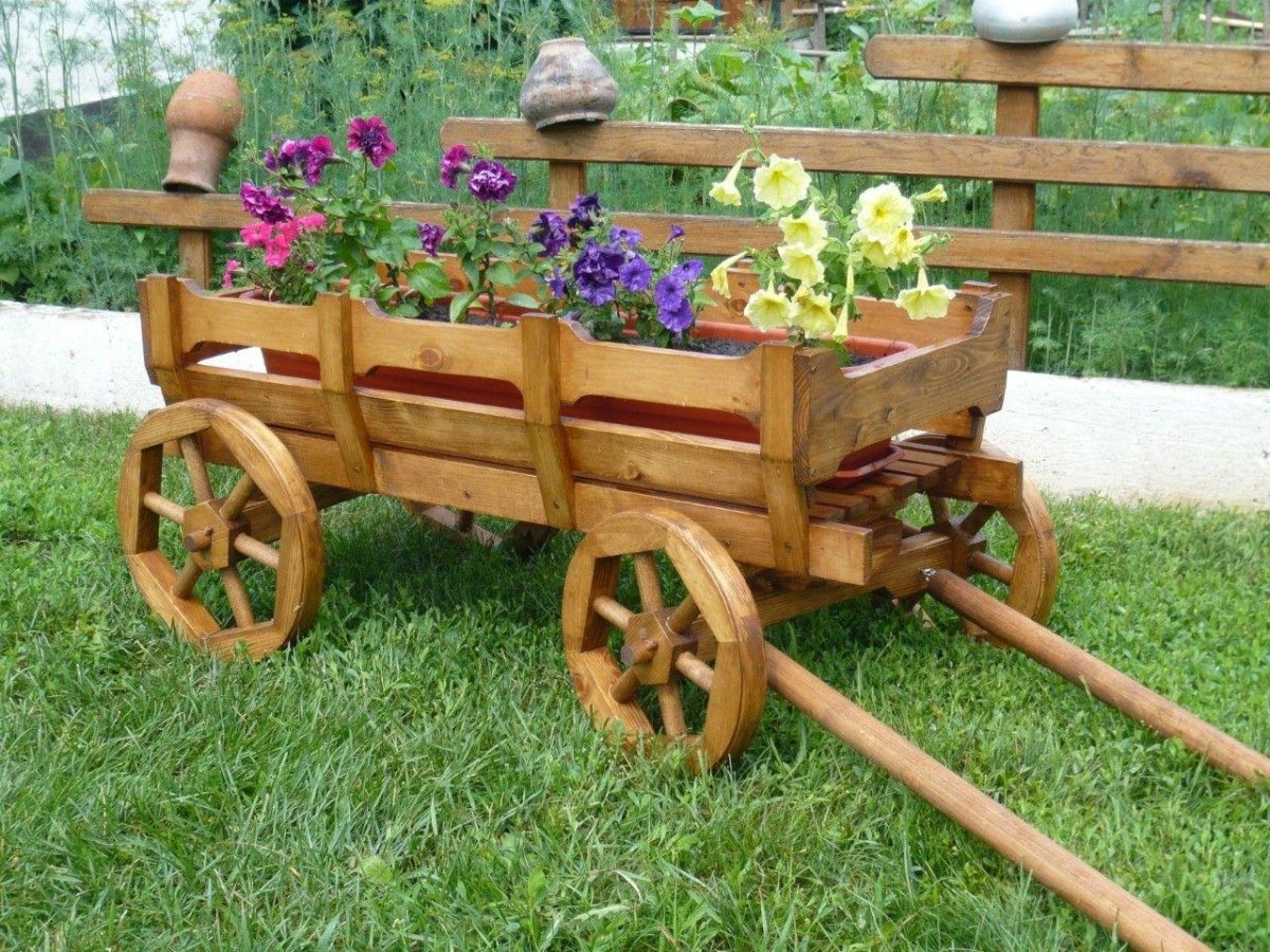 Декоративная тележка для сада