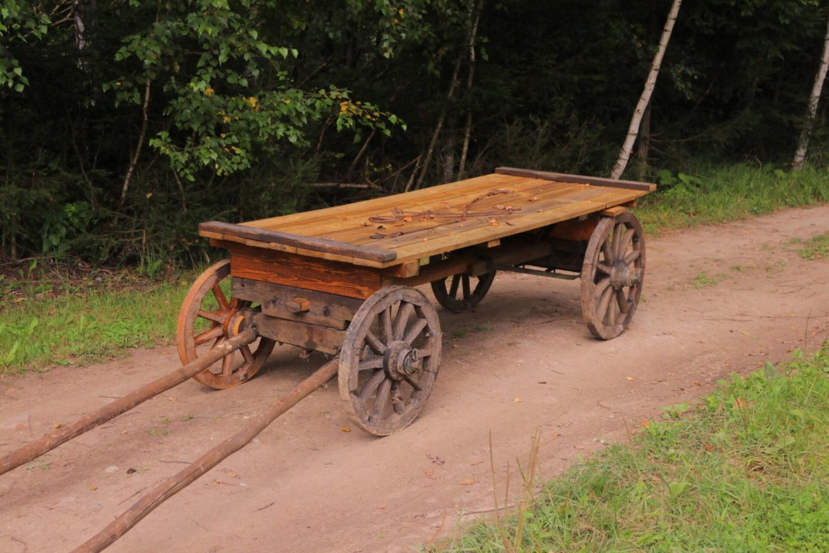 Деревянная повозка