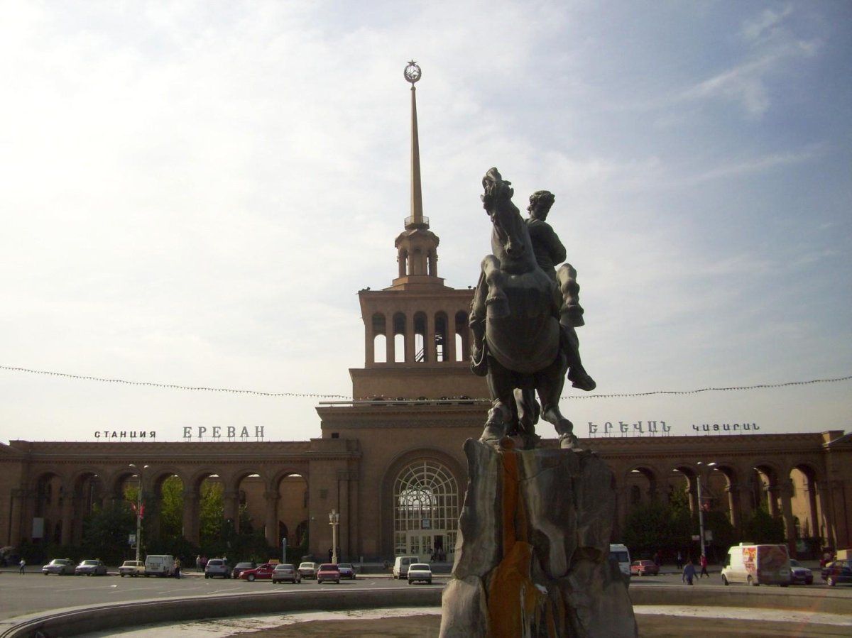 Сасунци Давид памятник